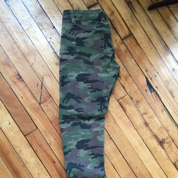 Army fatigue Capri denim jeans.