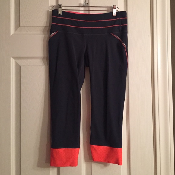 Athleta Cropped Workout Pants - Small