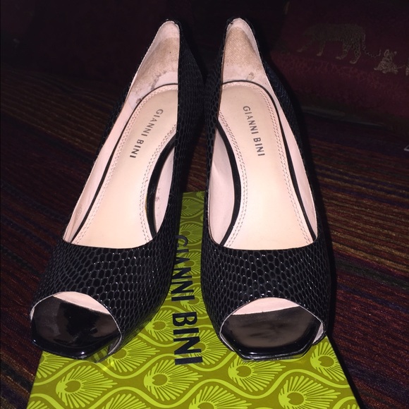 Snake skin peep toe heels