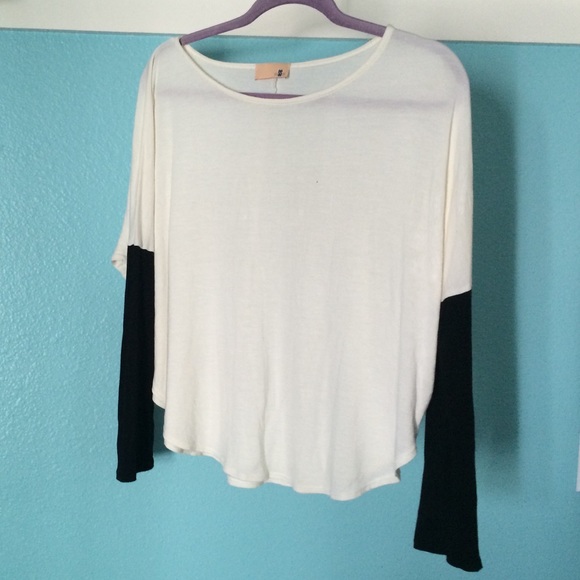 Flowy cream and white top