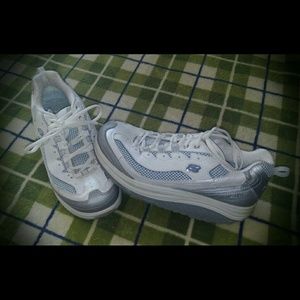 Skechers Shape Ups work out shoes Excellent shape