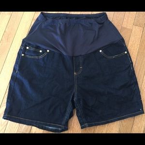 Maternity shorts