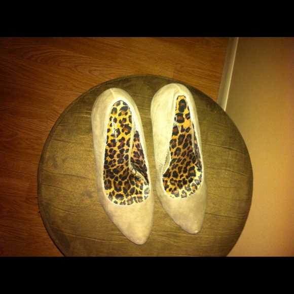 Pointe stilettos with platform size 9.