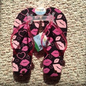 Kiss Me Now Flip Flips.