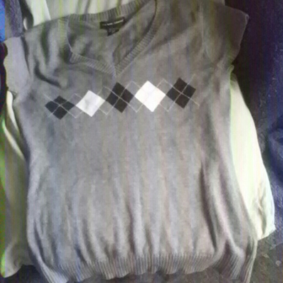 Sleeveless sweater never worn