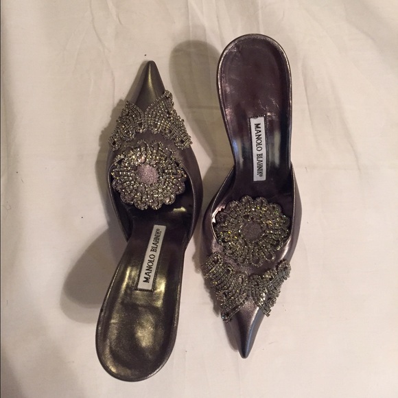 Chandelier Manolo Blahnik pumps