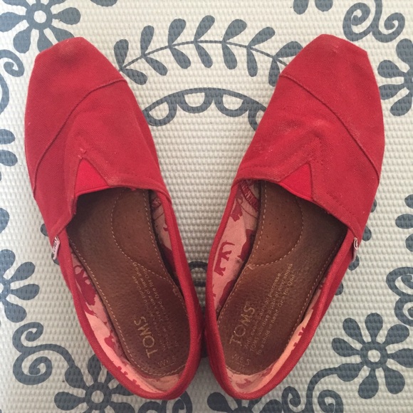 Red TOMS