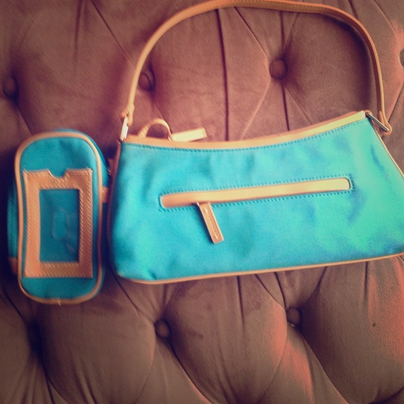 FLASH sale!!!Nine West purse wcell phone carrier