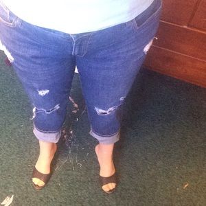 Old Navy the Boyfriend destructed size 16