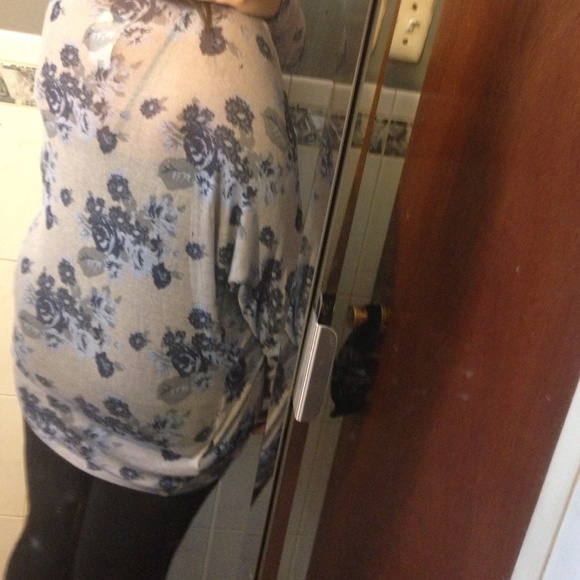 SOLD!⭐️Host Pick⭐️Lightweight Open Front Cardigan - Picture 2 of 4