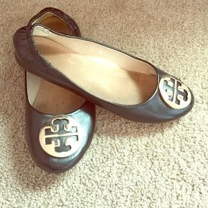 Black Flats with elastic heel