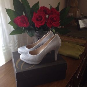 Enzo Angiolini Pump. Color is in silver.