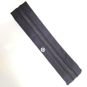 ✨RARE lululemon headband