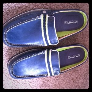 Navy Sperry Slip-on shoes