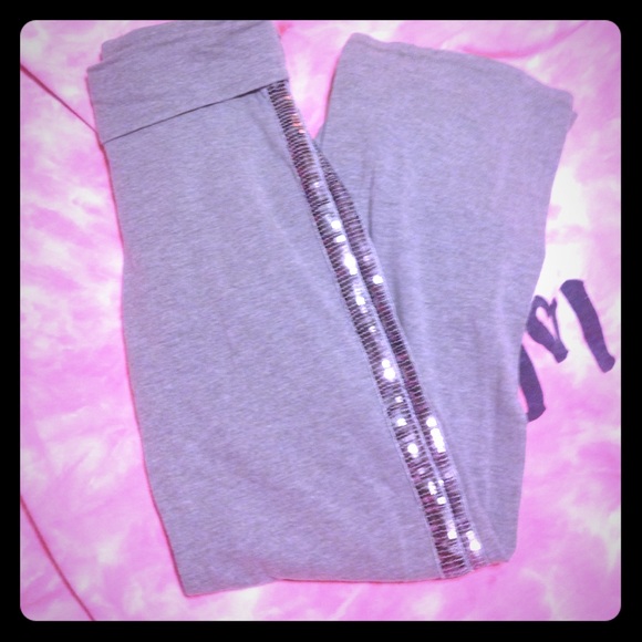 Juniors grey pants with silver sequins