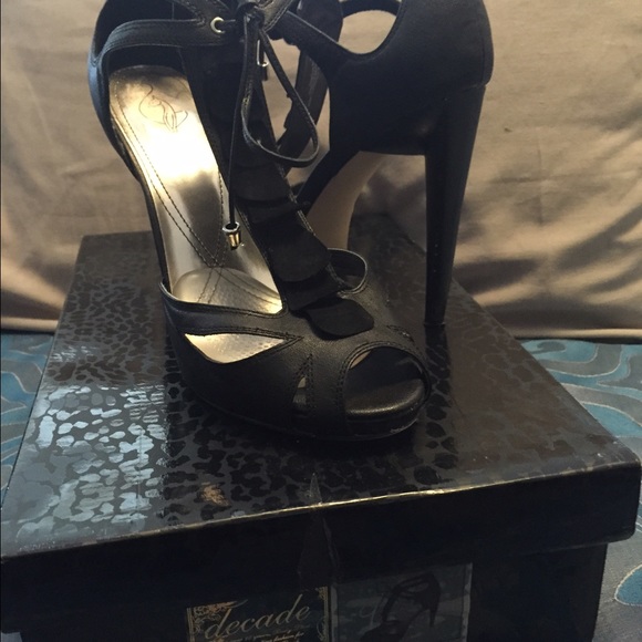 Heels - Picture 2 of 2