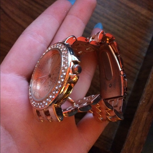 Watch - Picture 2 of 3