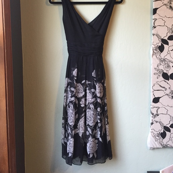 Black and white floral Adrianna Papell silk dress