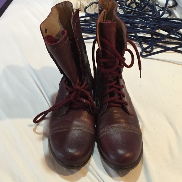 STEVE MADDEN COMBAT BOOTS
