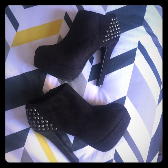 Platform booties - Picture 1 of 1