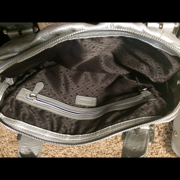 Authentic Silver/Grey Cole Haan handbag - Picture 4 of 4