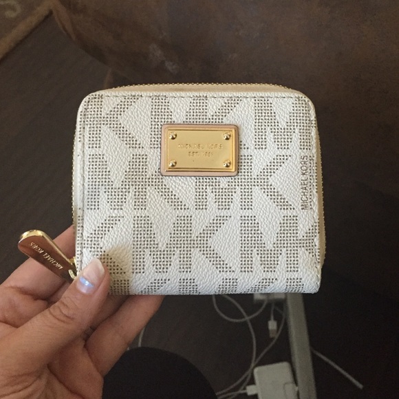 Michael kors wallet
