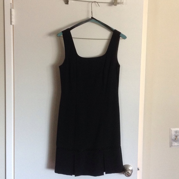 Donna Ricco LBD Size 2 Petite