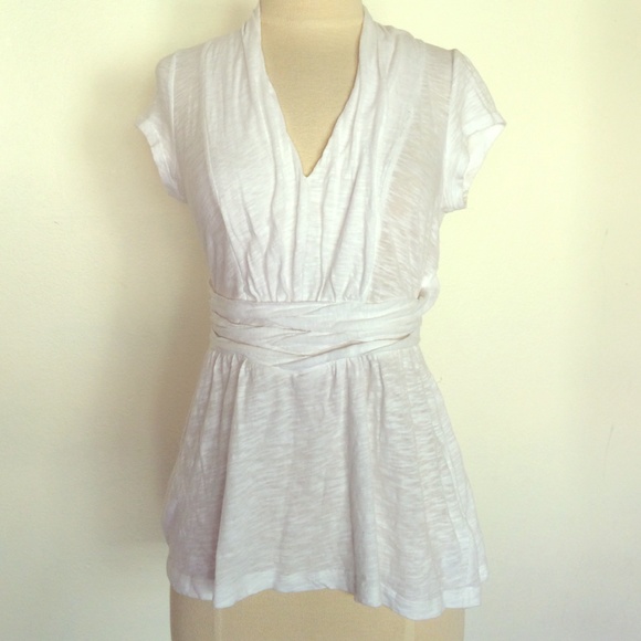 Anthropologie Tops - Deletta Anthropologie white ruche V neck top S