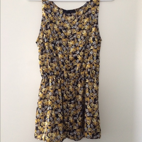Forever 21 Tops - Forever 21 Floral Top