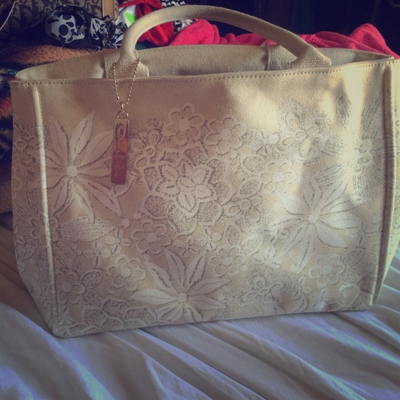 Oscar de la renta handbag for target Neiman