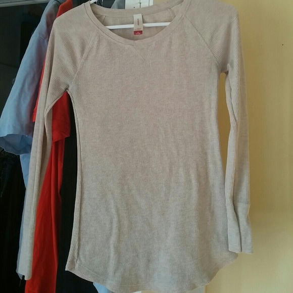 2 long sleeve Thermal t-shirts