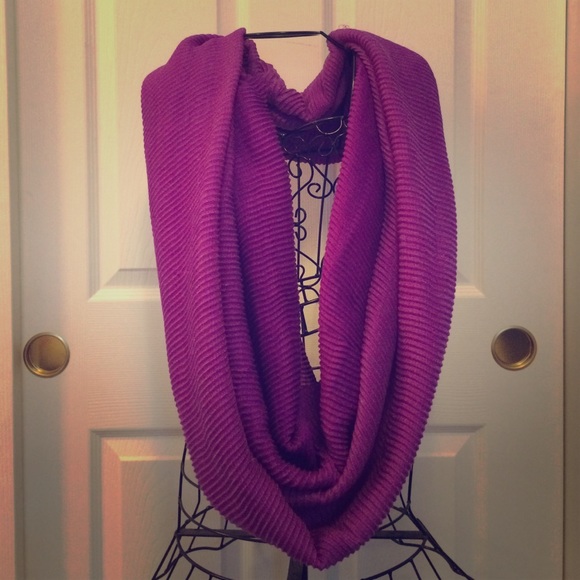Infinity Scarf - Picture 1 of 3
