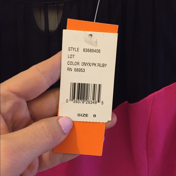 Size 8 New with stages Cynthia Steffe Dress - Picture 4 of 4