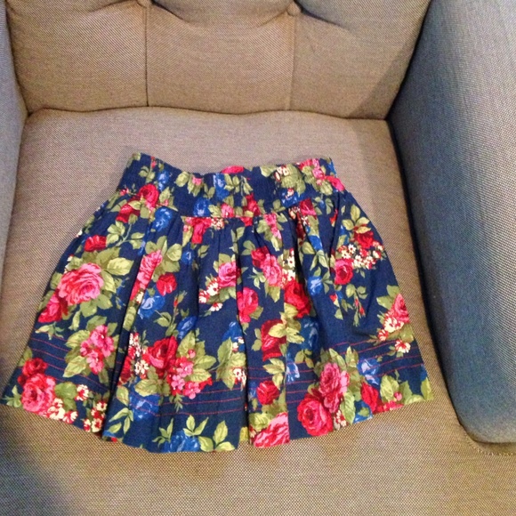 ‼️KIDS CLOTHING‼️Cute floral skirt
