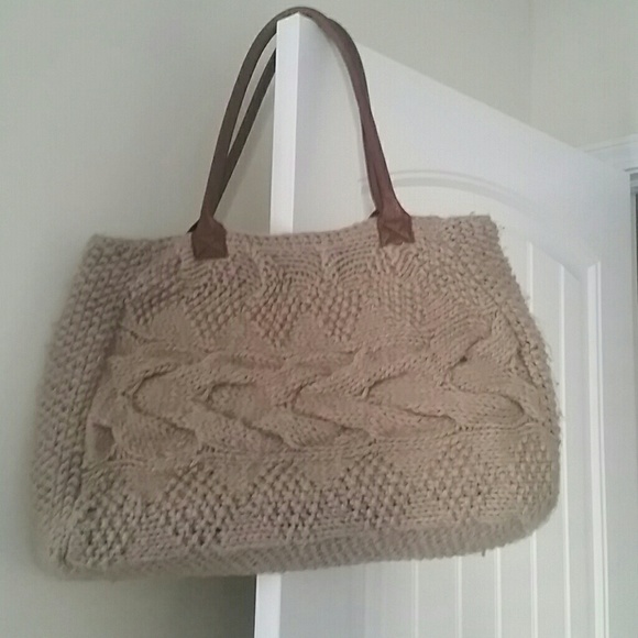 Cute oversized bag with tan handles