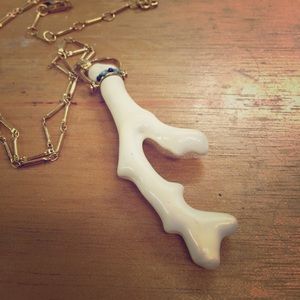 Stella and Dot Faux Coral White and Gold Pendant