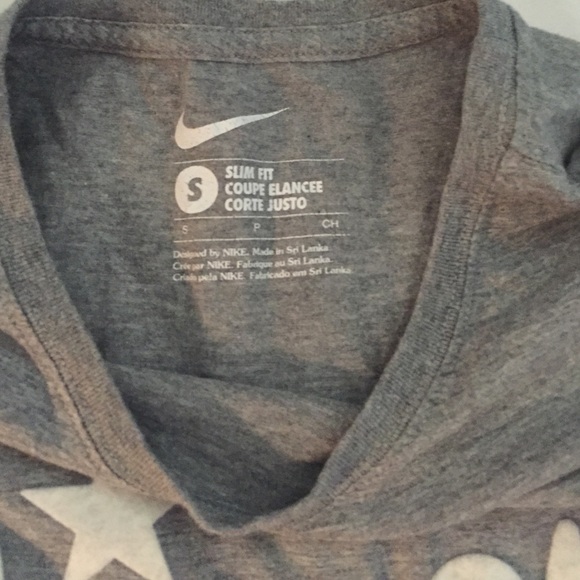 Nike tee - Picture 2 of 2