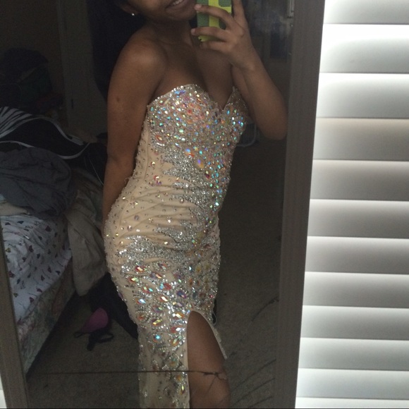 PromDresses - Picture 2 of 4