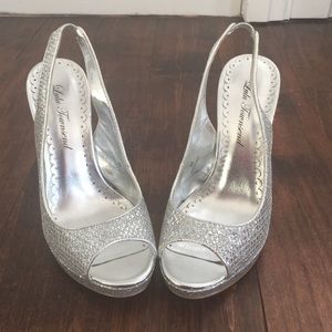 Peep toe dress shoes