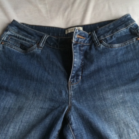 Jeans - Picture 2 of 3