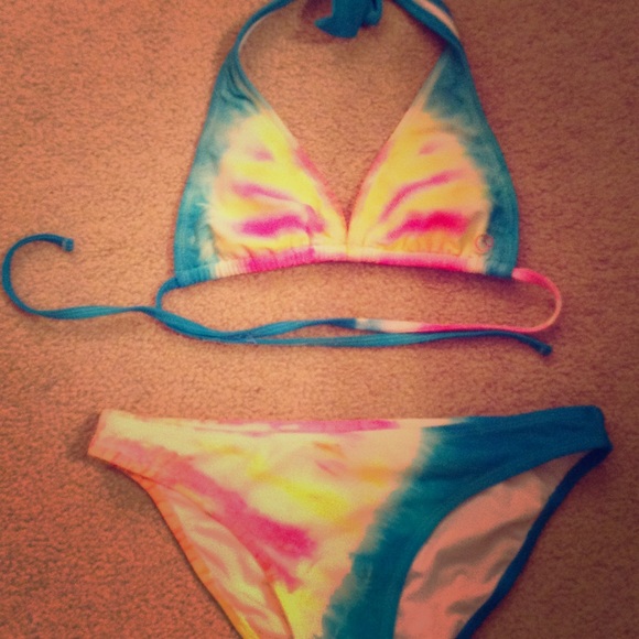SOLD ON Ⓜ️erc🚫tie Dye bikini - Picture 1 of 3