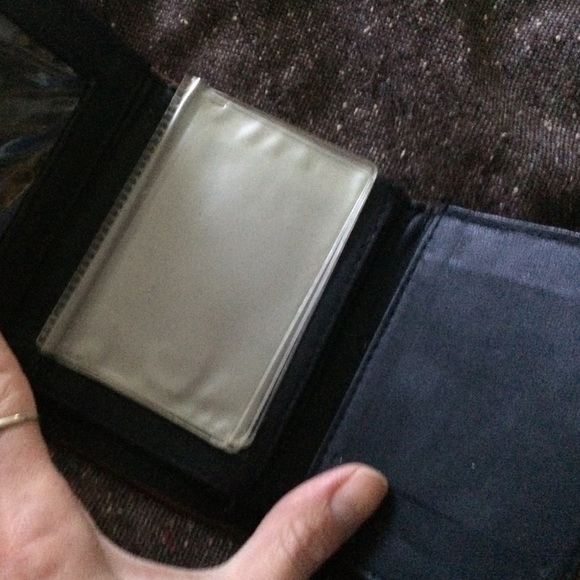 Little wallet says DC Design Collection - Picture 2 of 3