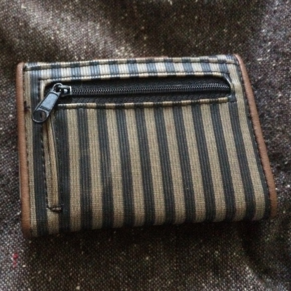 Little wallet says DC Design Collection - Picture 3 of 3