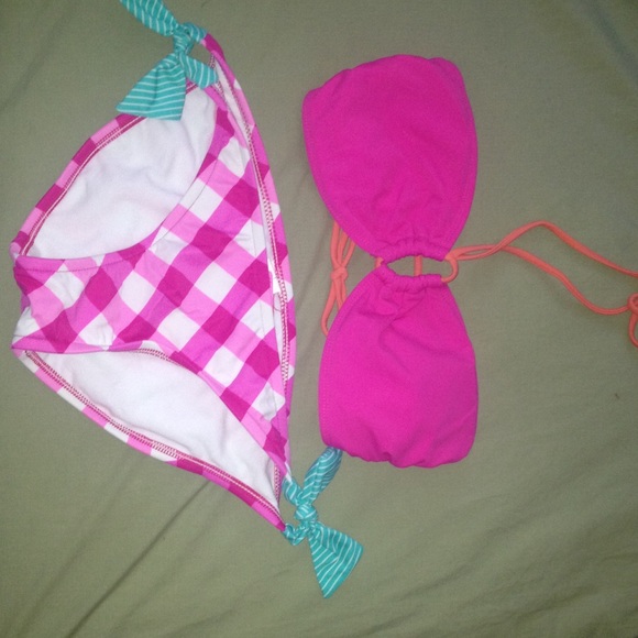 Bikini - Picture 3 of 5