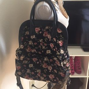 Olsenboye shoulder/messenger bag