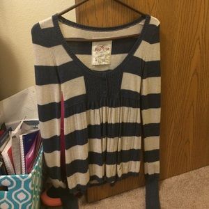 Cozy baby doll Hollister sweater!
