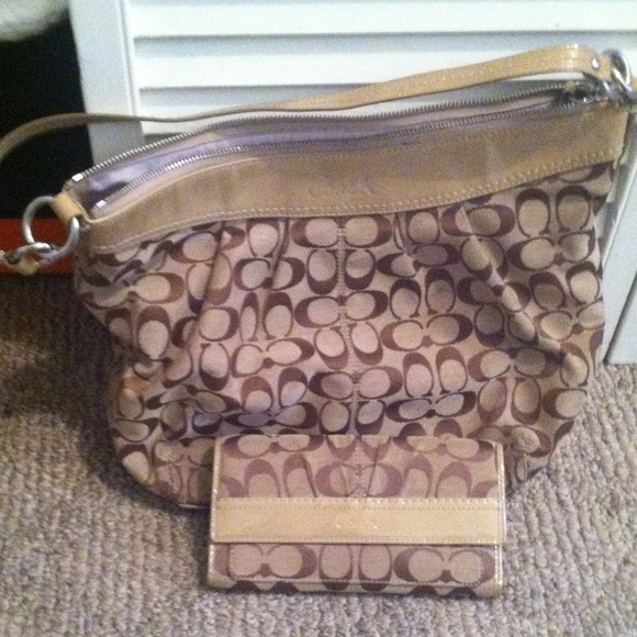 Authentic coach handbag & wallet!!!