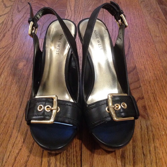 🎀Preloved Nine West wedges