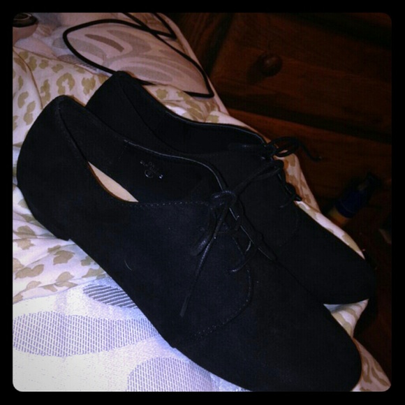 Black oxford