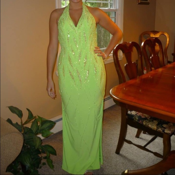 Dresses & Skirts - Prom/Ball dress